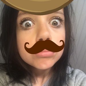 Meet your Posher, Laila